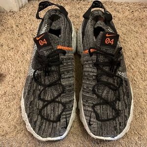 Nike Space Hippie 04